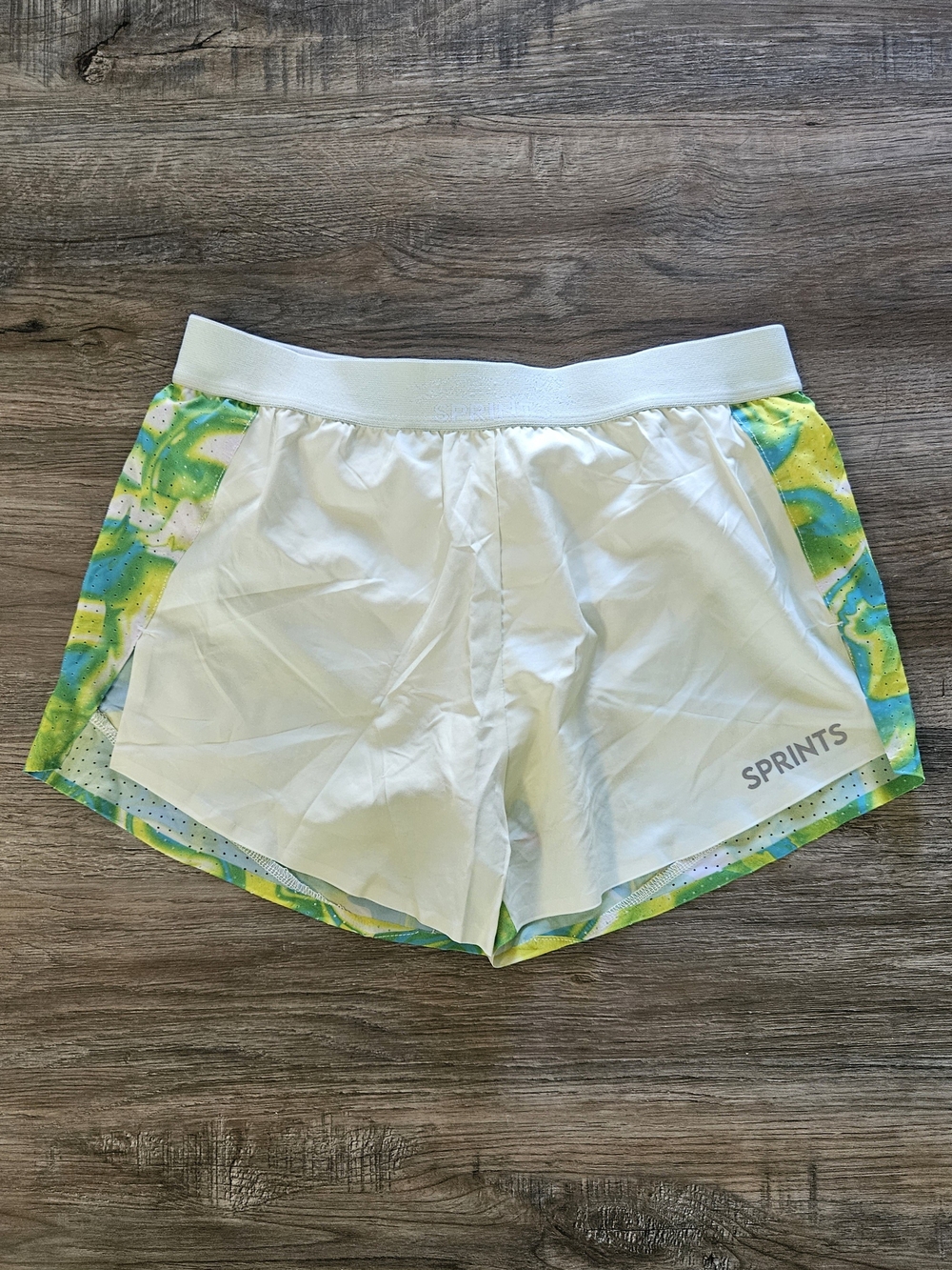 Sprints Women's Avigate Green & White Lava Laps 2.5 Mercy Shorts